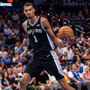 手机网游-超越姚明尘封19年纪录！文班亚马正在改写NBA中锋定义